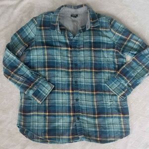 Roots Woman's Plaid button down long-sleeved shirt Size Large